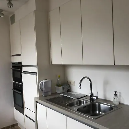 Family 200m From 3 Bedrooms 2 Bathrooms Terrace Апартаменты *