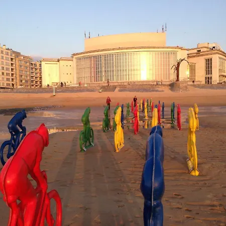 Апартаменты Family 200m From 3 Bedrooms 2 Bathrooms Terrace
