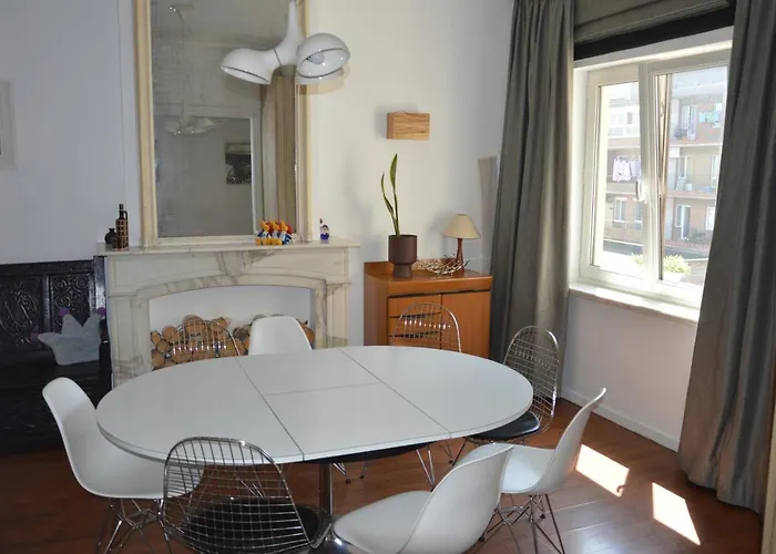 Family 200m From 3 Bedrooms 2 Bathrooms Terrace