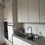 Family 200m From 3 Bedrooms 2 Bathrooms Terrace Διαμέρισμα *